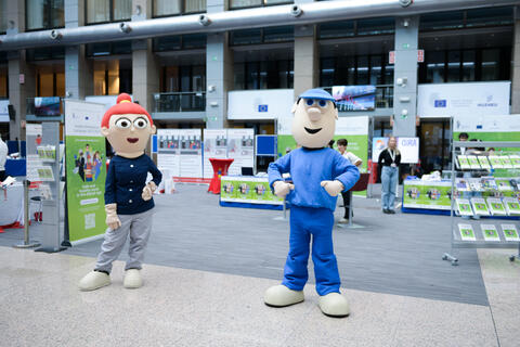 Info stand of the Healthy Workplaces campaign at the European Council headquarters in Brussels.
