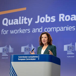 Roxana Minzatu presenting the Quality Jobs Roadmap